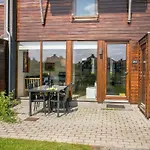 2 Bedroom Gorgeous In Апартаменты