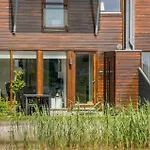 2 Bedroom Gorgeous In Апартаменты