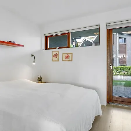 2 Bedroom Gorgeous In Appartement