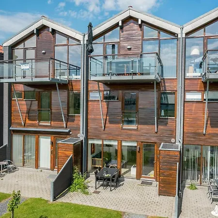 2 Bedroom Gorgeous In בוגנזה