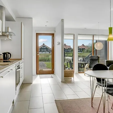 2 Bedroom Gorgeous In דירה *